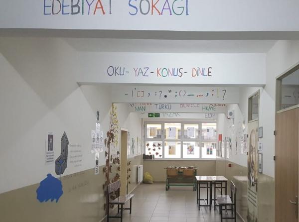 Edebiyat Sokağımız Türkçe Zümremizin Çalışmalarıyla Hazırlandı