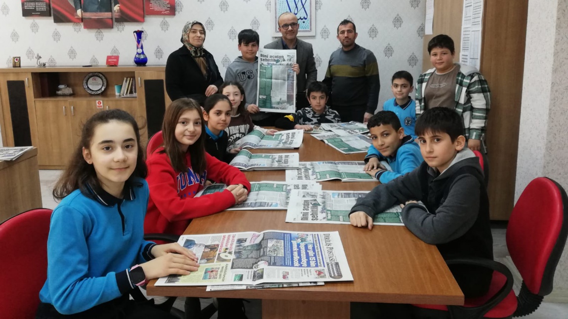 Çarşamba İmam Hatip Ortaokulu Öğrencileri Diriliş Postası Gazetesi İçin 